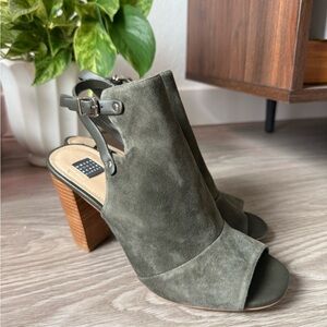 White House Black Market Green Suede Women's Heels Wedge Chunky Summer Sexy